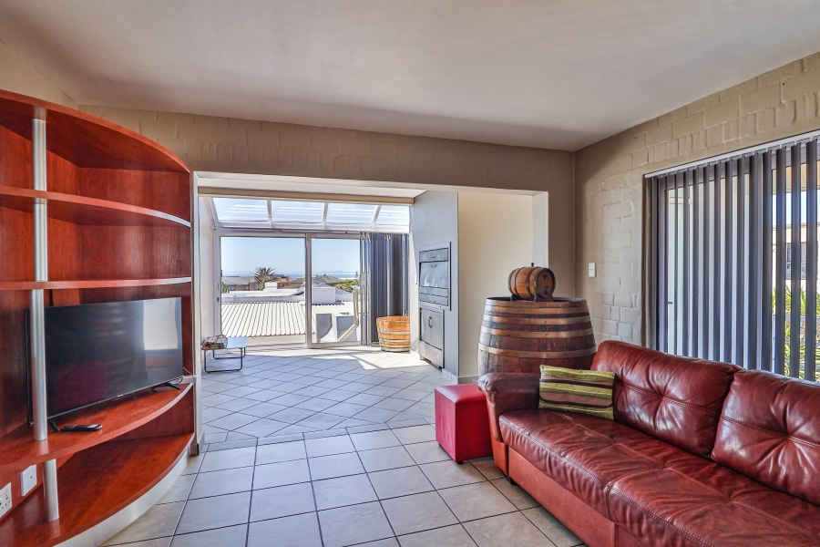 4 Bedroom Property for Sale in Yzerfontein Western Cape